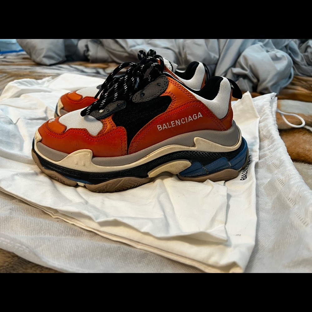 Balenciaga Triple s